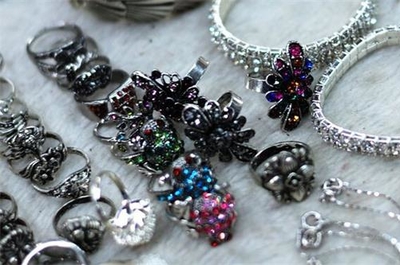 飾品加盟選擇多，如何尋找好品牌及珠寶首飾批發策略